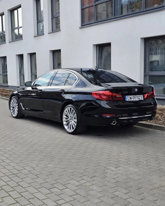 BMW Seria 5 cena 134900 przebieg: 99000, rok produkcji 2019 z Gdańsk małe 211